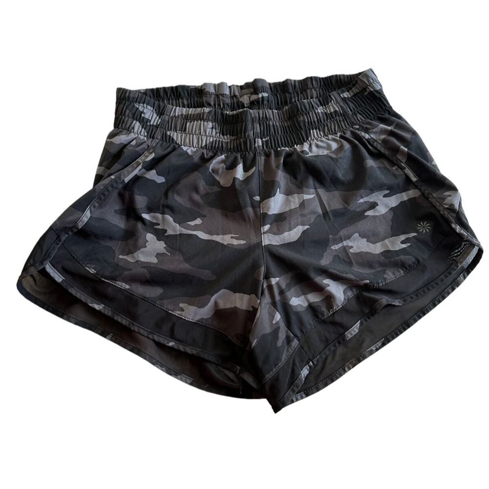 ✨2/$20 Athleta Printed Mesh Racer Run Short 4" Gray Black Camo Shorts Size XS - Picture 2 of 9